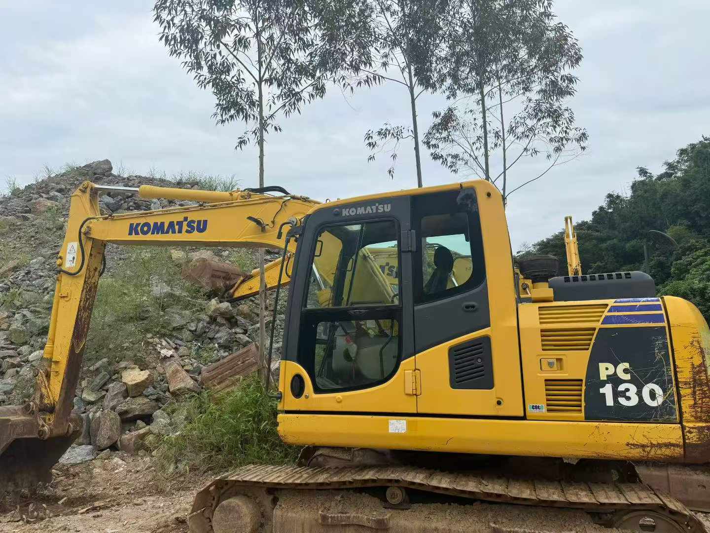 Buy Komatsu PC130-8 Used Excavator / 9 Buy Komatsu PC130-8 Used Excavator / 9