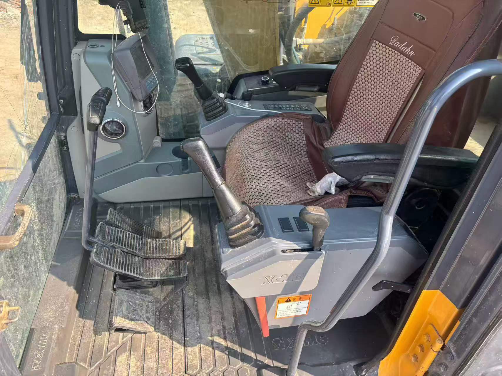 Buy XCMG XE135B Used Excavator / 6 Buy XCMG XE135B Used Excavator / 6