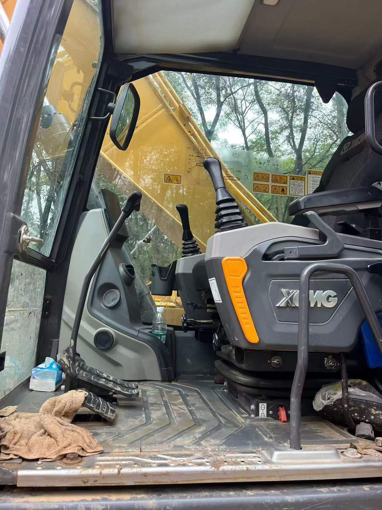 Buy XCMG XE200 Used Excavator / 8
