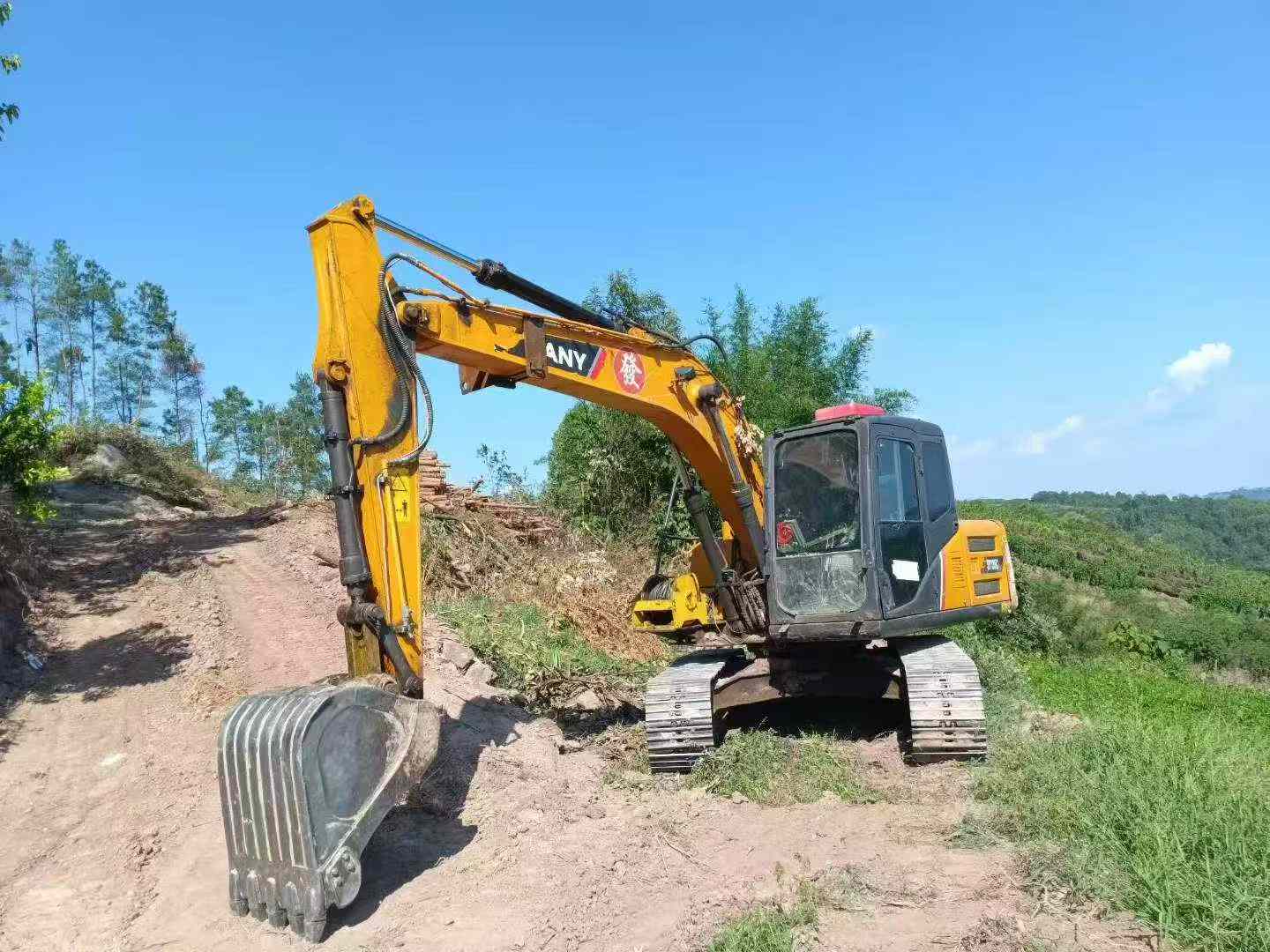 Buy Sany SY135 Used Excavator / 4 Buy Sany SY135 Used Excavator / 4