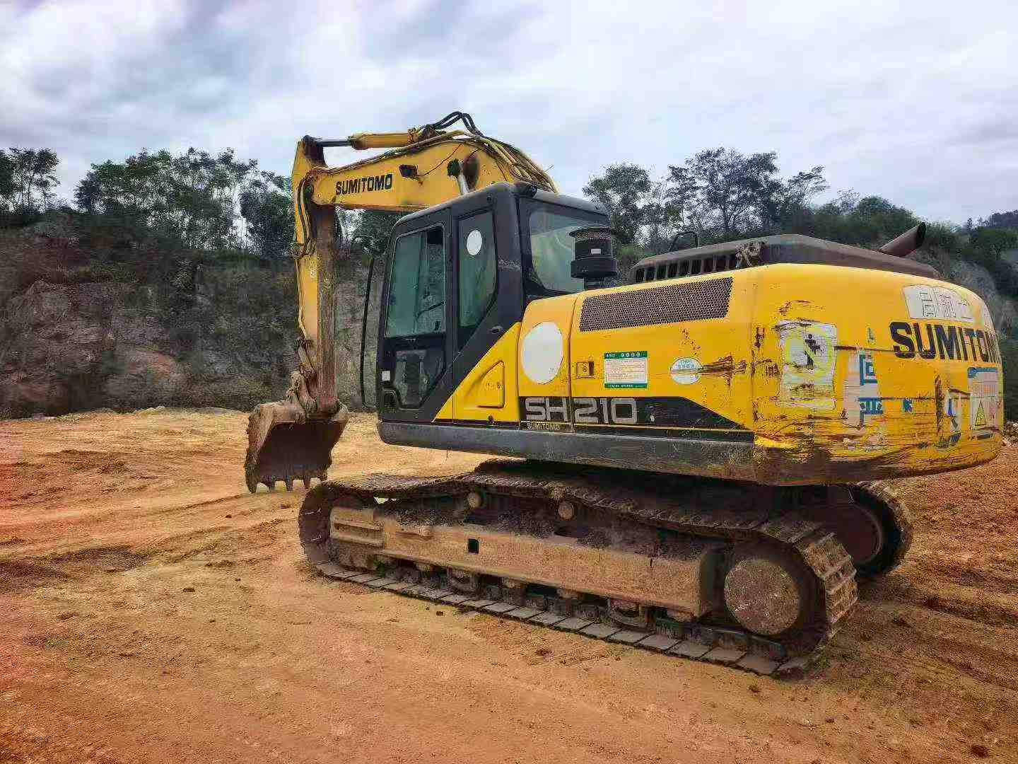 Buy Sumitomo SH210-5 Used Excavator / 4