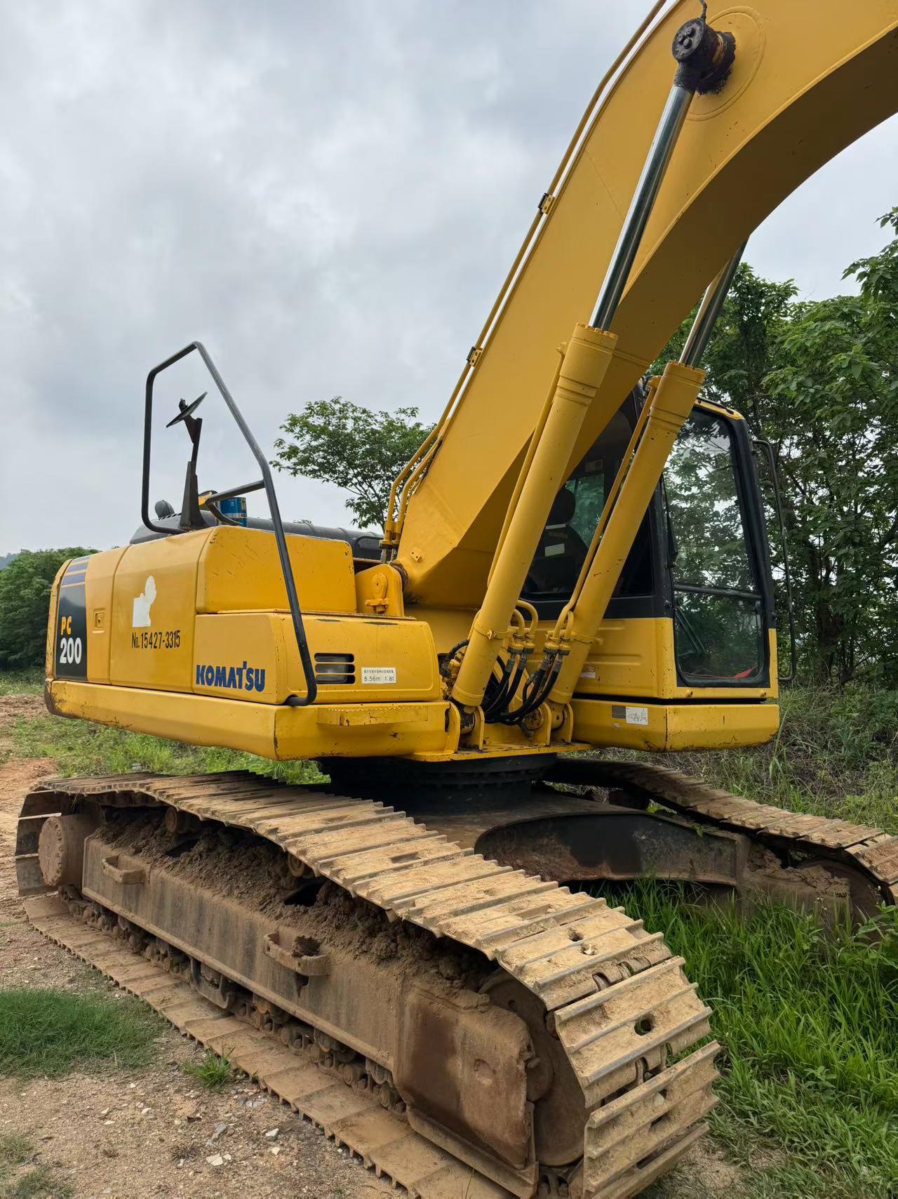 Buy Komatsu PC200-8N1 Used Excavator / 2 Buy Komatsu PC200-8N1 Used Excavator / 2