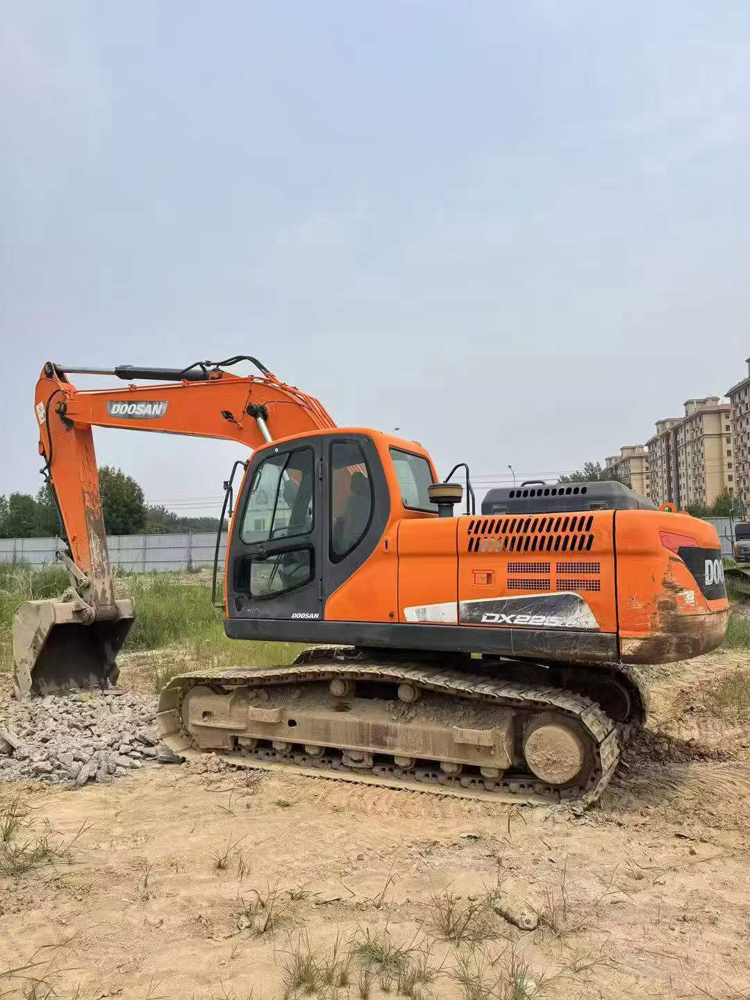 شراء حفارة Doosan DH215-7 مستعملة / 2