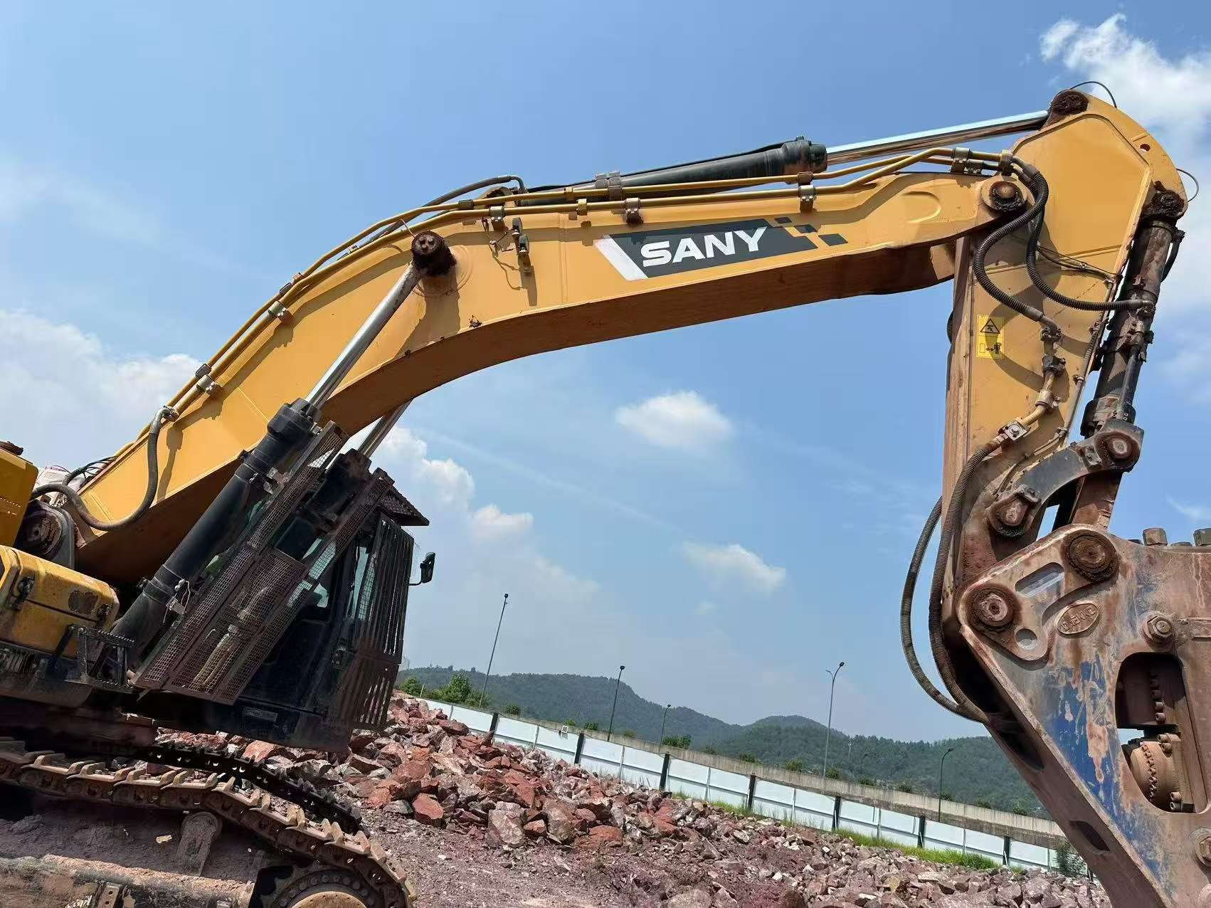 Buy Sany SY650H Used Excavator / 4 Buy Sany SY650H Used Excavator / 4