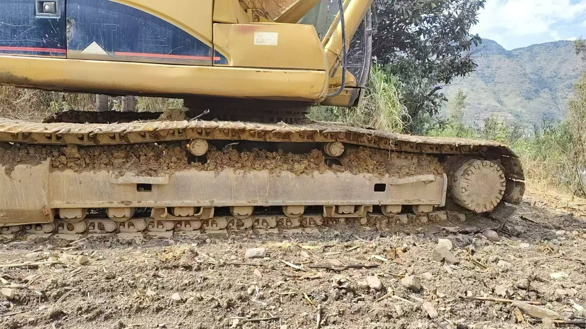 Buy Caterpillar 320CL Used Excavator / 2