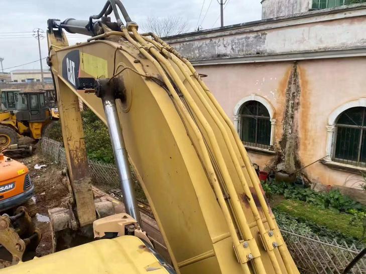 Buy Caterpillar 320D Used Excavator / 1
