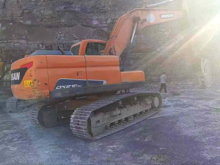 Buy Doosan DH215-7 Used Excavator / 1