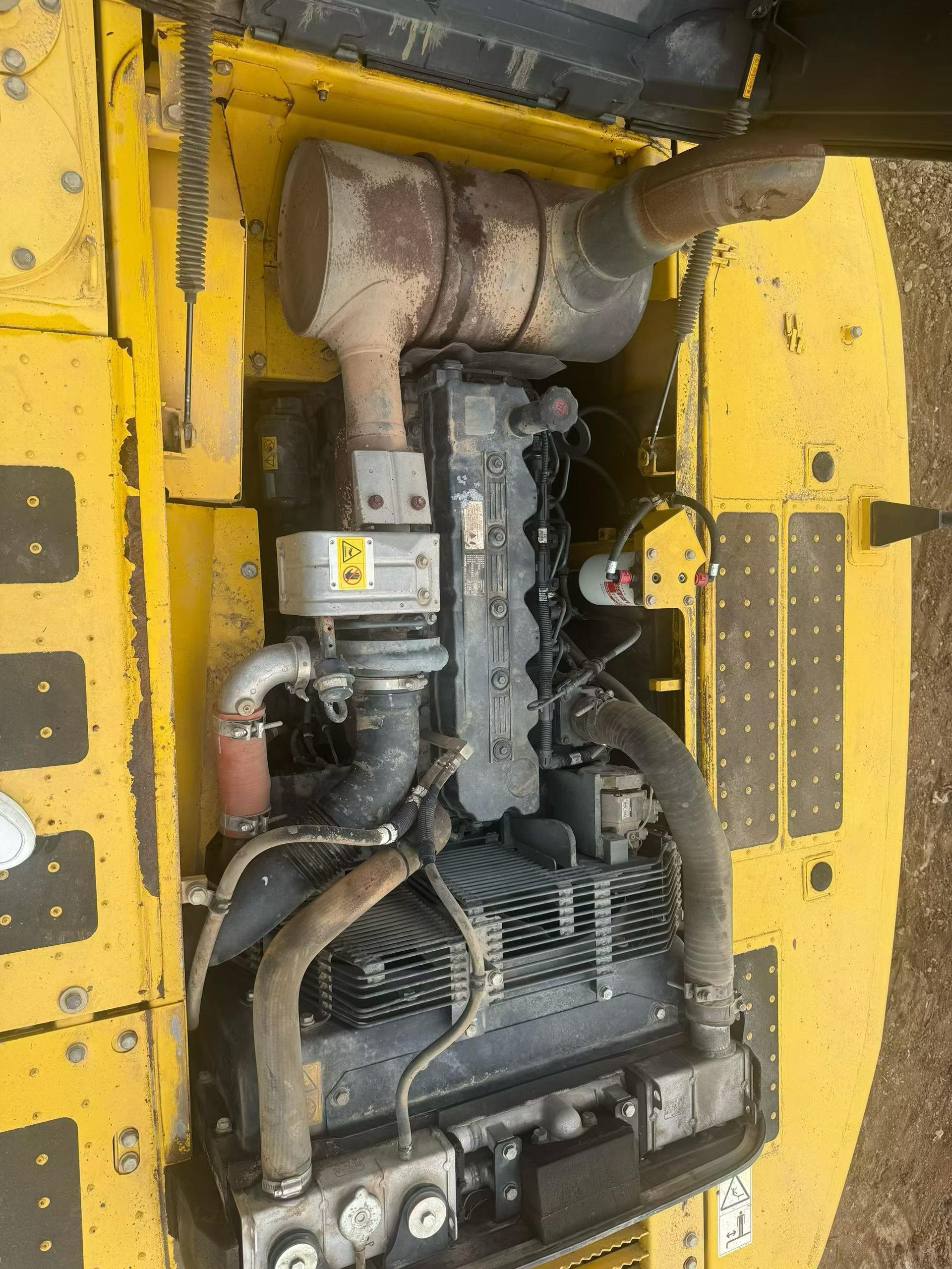 شراء حفارة Komatsu PC240-6 مستعملة / 8