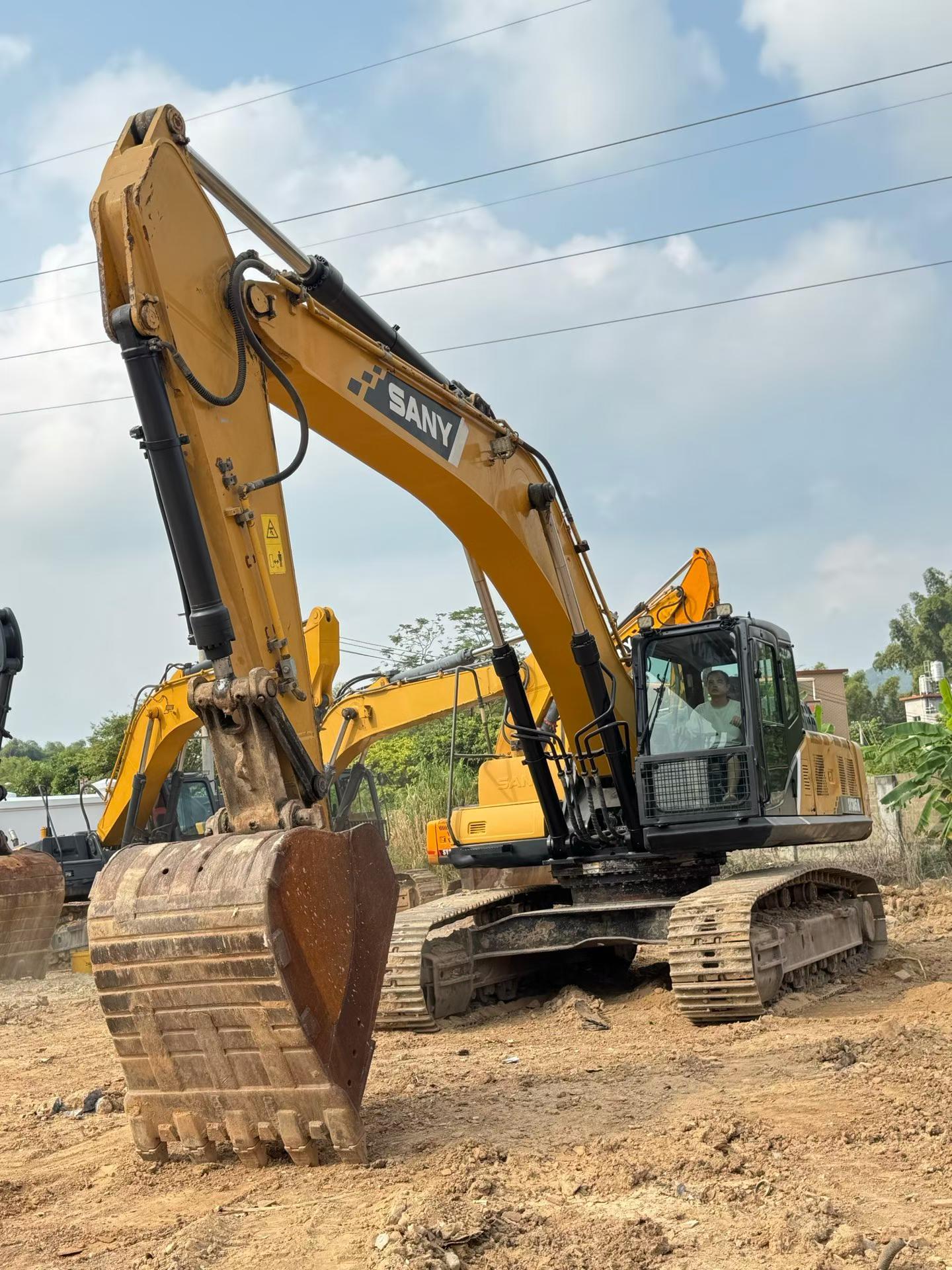 Buy Sany SY305H Used Excavator / 3