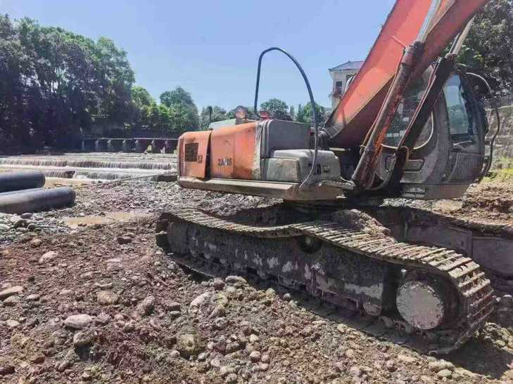 Buy Hitachi ZX260-3G Used Excavator / 1