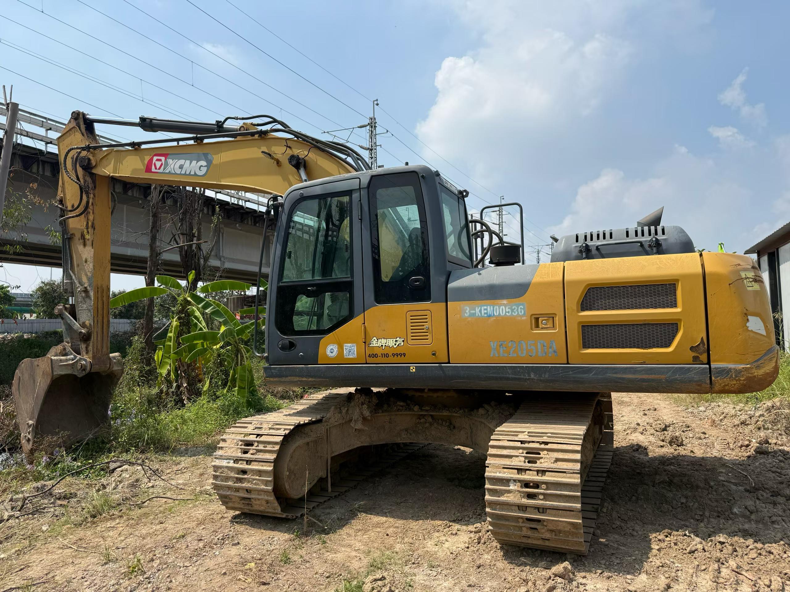 Buy XCMG XE205DA Used Excavator / 7