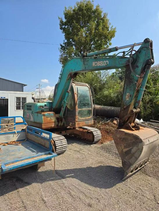 Buy Kobelco SK75 Used Excavator / 1