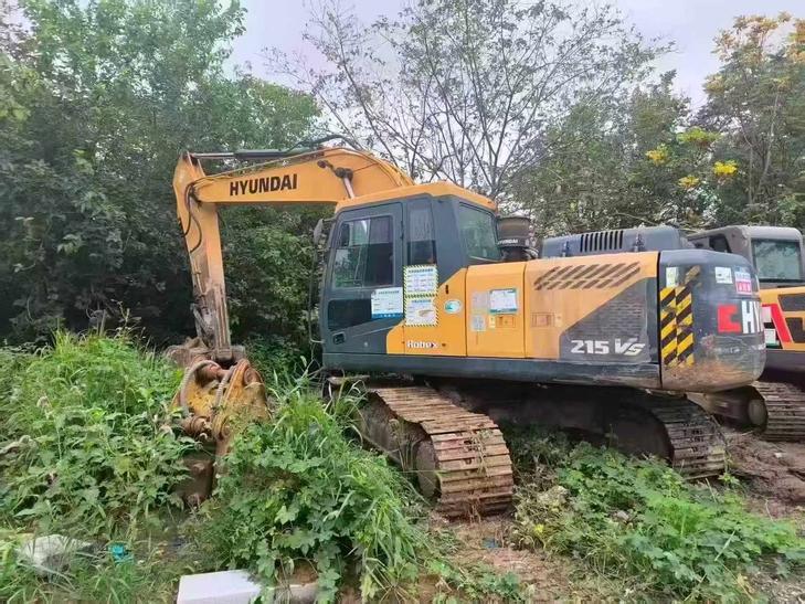 Buy Hyundai R215VS Used Excavator / 1