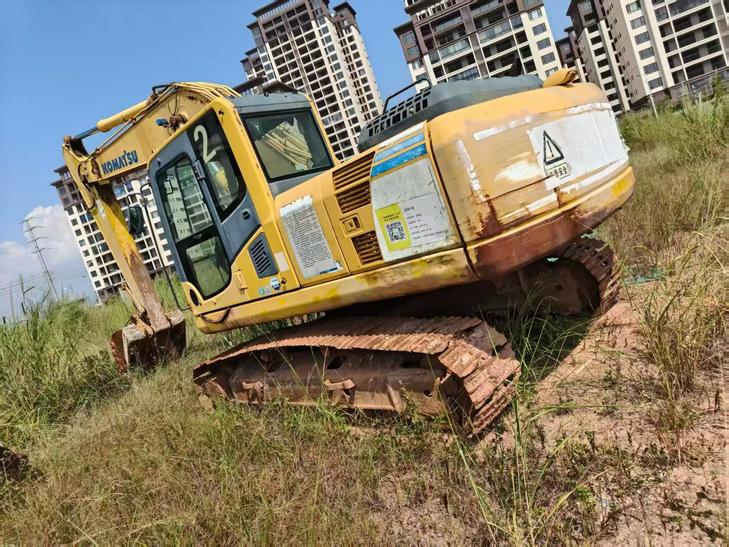 Buy Komatsu PC200 Used Excavator / 1