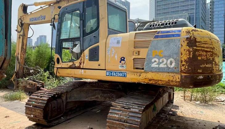 Buy Komatsu PC200-8 Used Excavator / 1