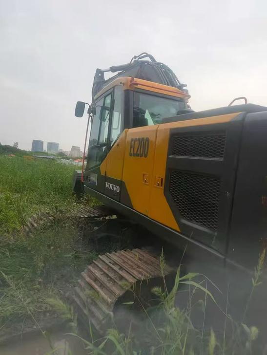 Buy Volvo EC200 Used Excavator / 1