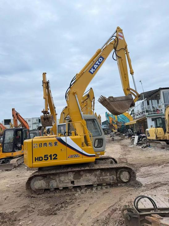 Buy Kato HD512-6 Used Excavator / 1