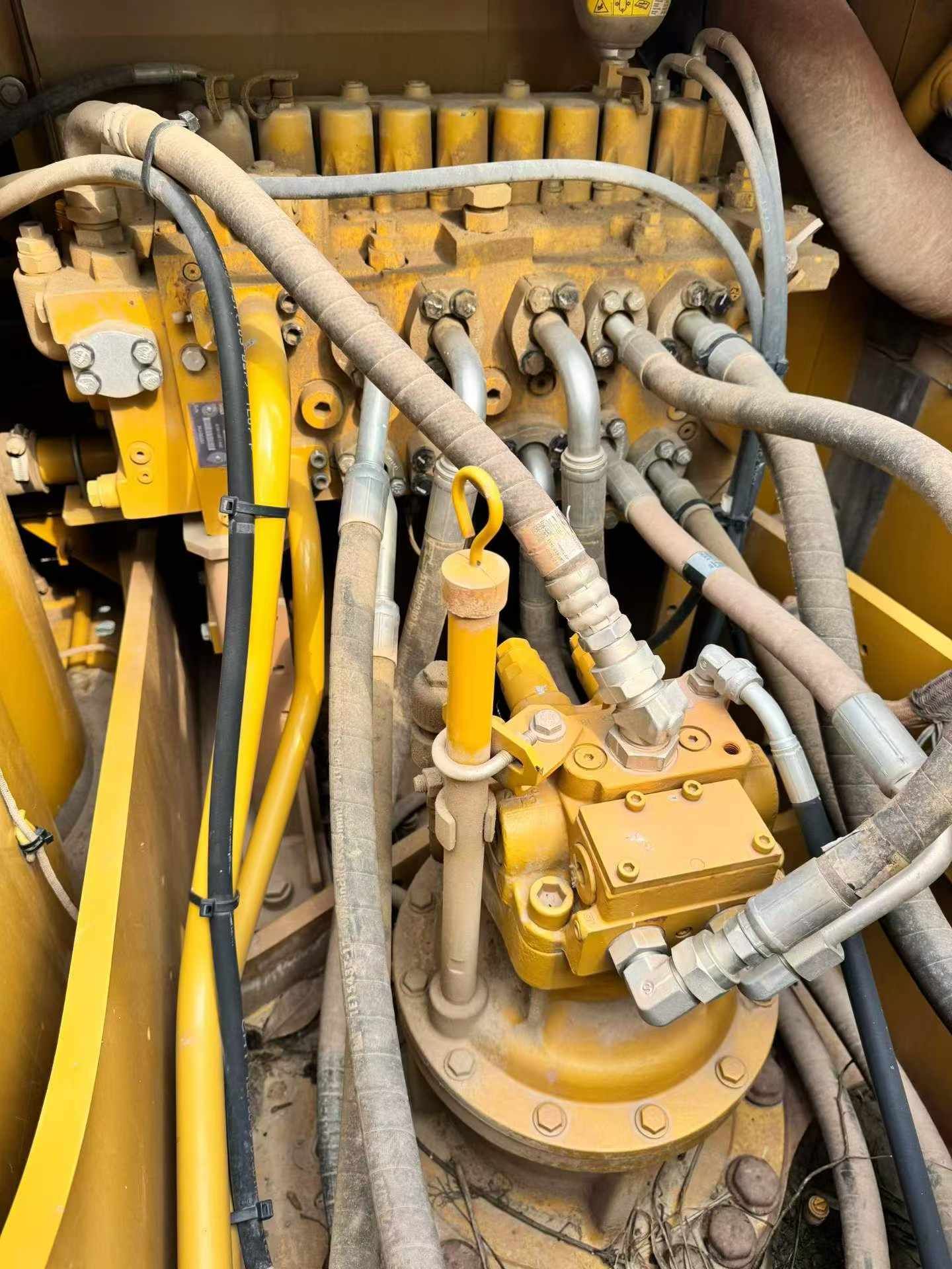 Buy Caterpillar 323 Used Excavator / 7