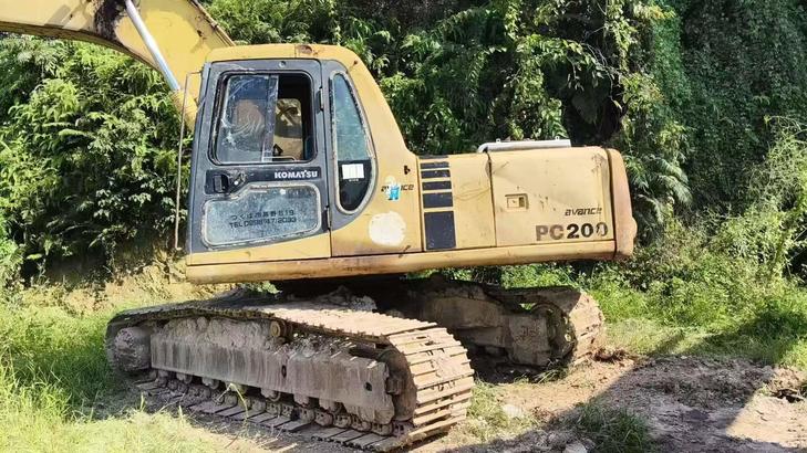 Buy Komatsu PC200-6 Used Excavator / 1