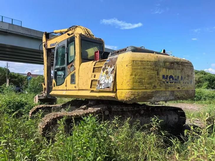 Buy Komatsu PC240-6 Used Excavator / 1