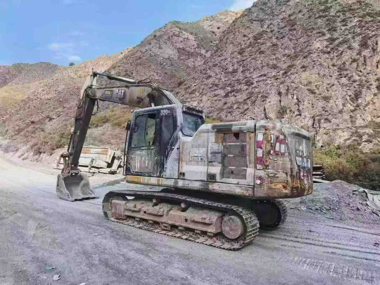 Buy Caterpillar 320A Used Excavator / 4