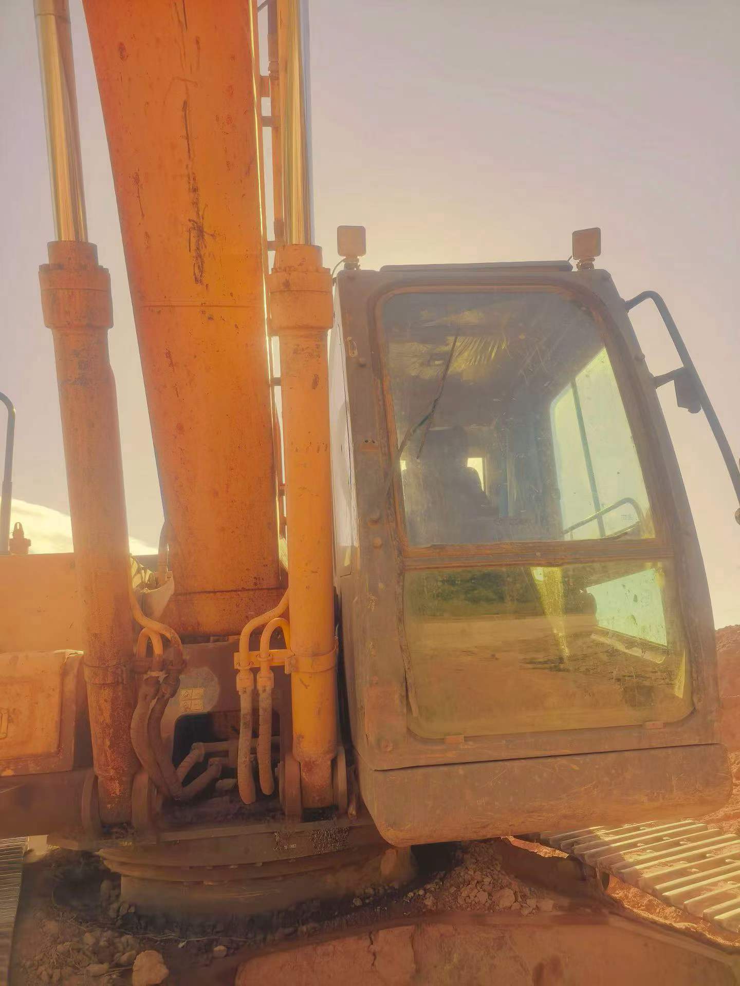 Buy Hyundai R225-7 Used Excavator / 6 Buy Hyundai R225-7 Used Excavator / 6