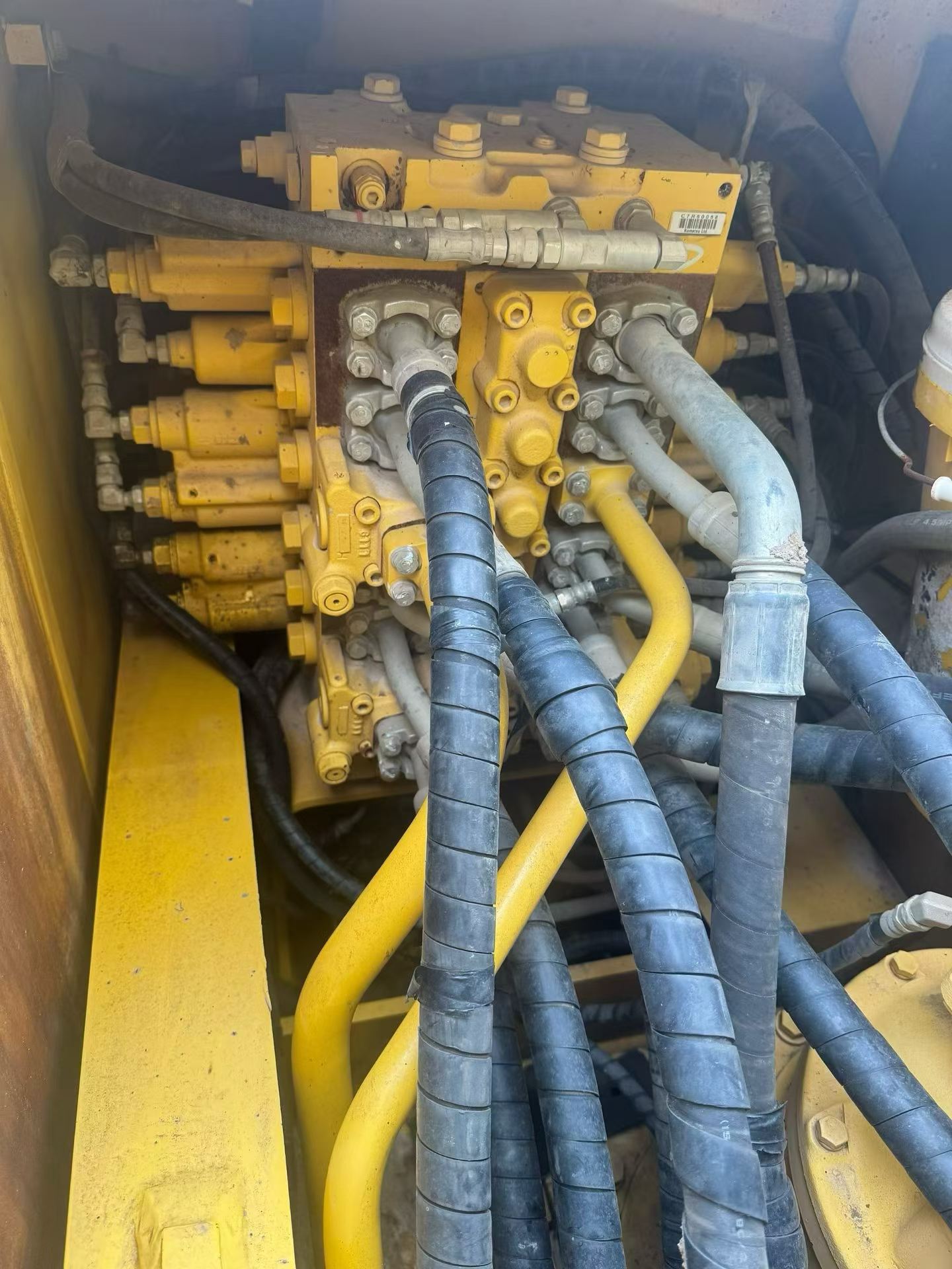 شراء حفارة Komatsu PC240-6 مستعملة / 6