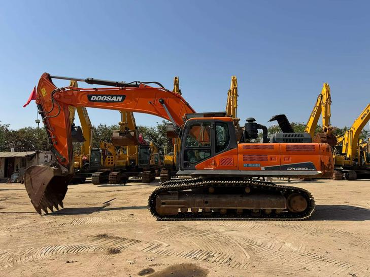 Buy Doosan DX380 Used Excavator / 1