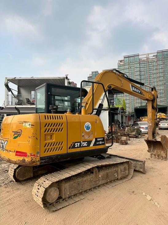 Buy Sany SY70C Used Excavator / 1
