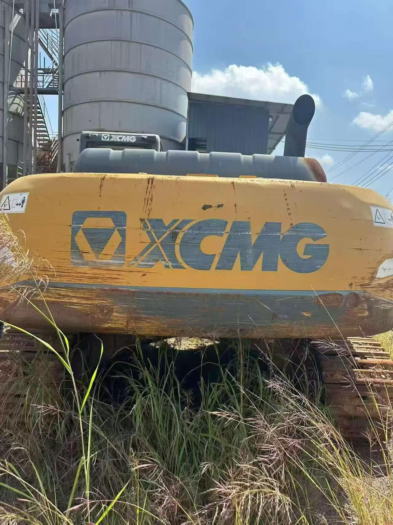 Buy XCMG XE270DK Used Excavator / 9