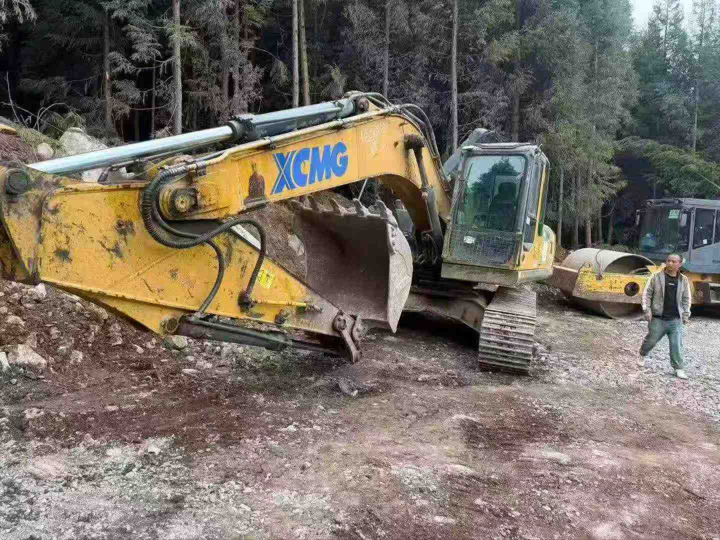 Buy XCMG XE215 Used Excavator / 2