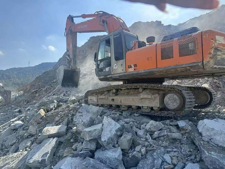 Buy Hitachi EX360-5 Used Excavator / 1