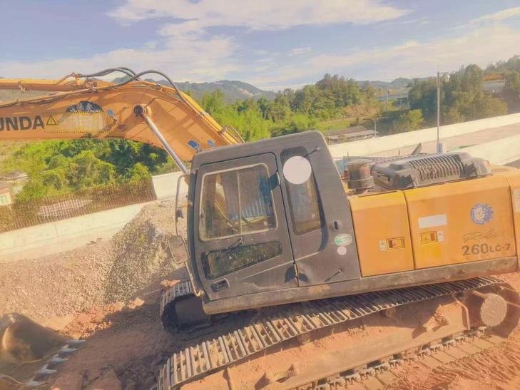 Buy Hyundai R225-7 Used Excavator / 1