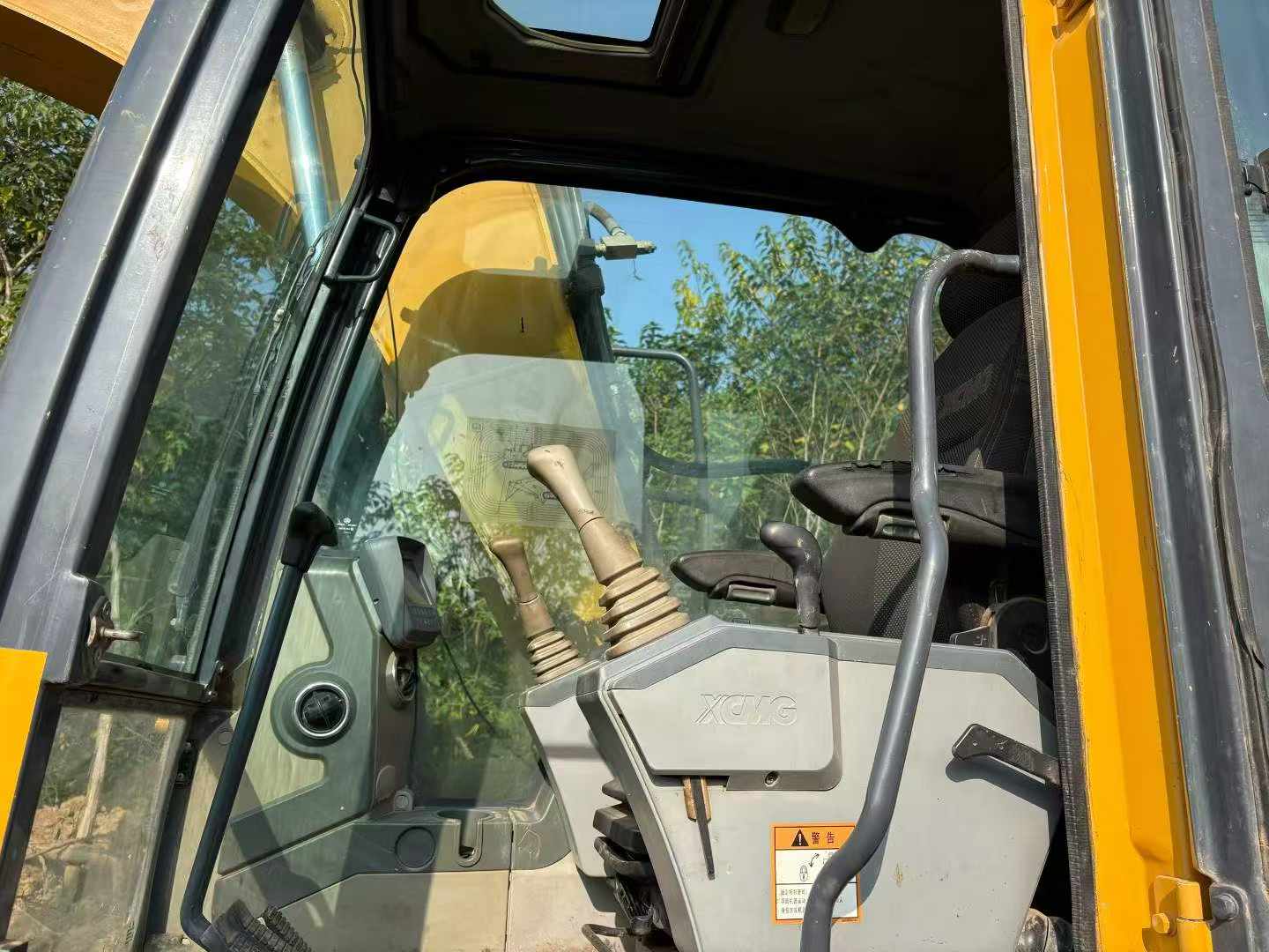 Buy XCMG XE135D Used Excavator / 7