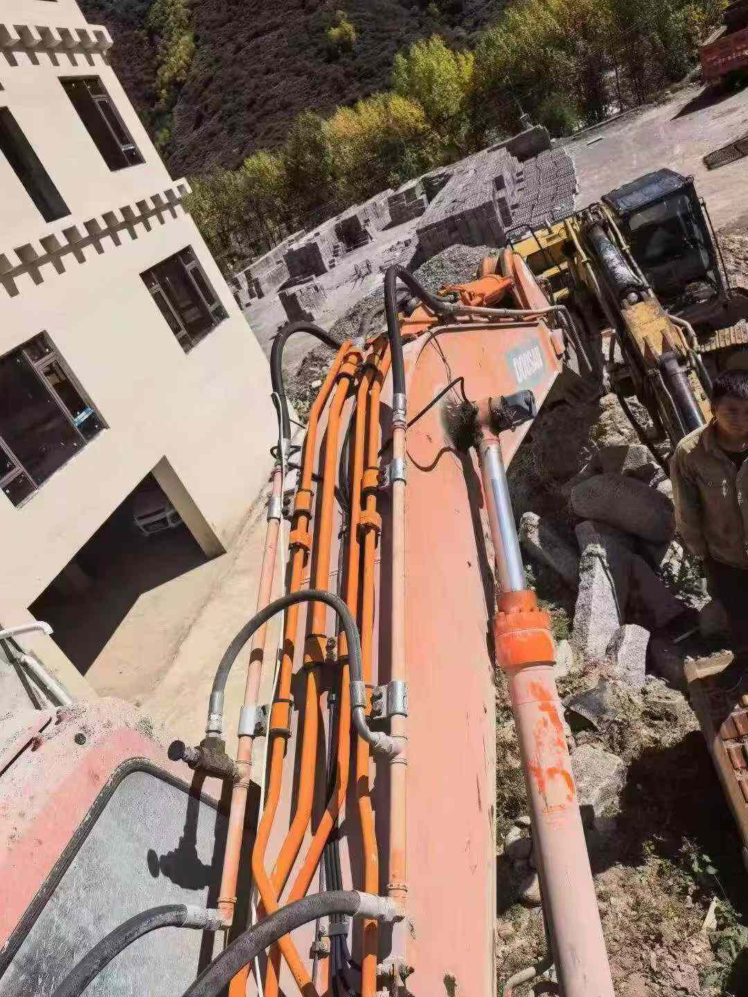 شراء حفارة Doosan S225 مستعملة / 2