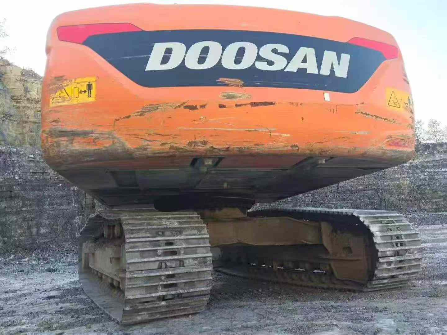 Buy Doosan DH215-7 Used Excavator / 4 Buy Doosan DH215-7 Used Excavator / 4