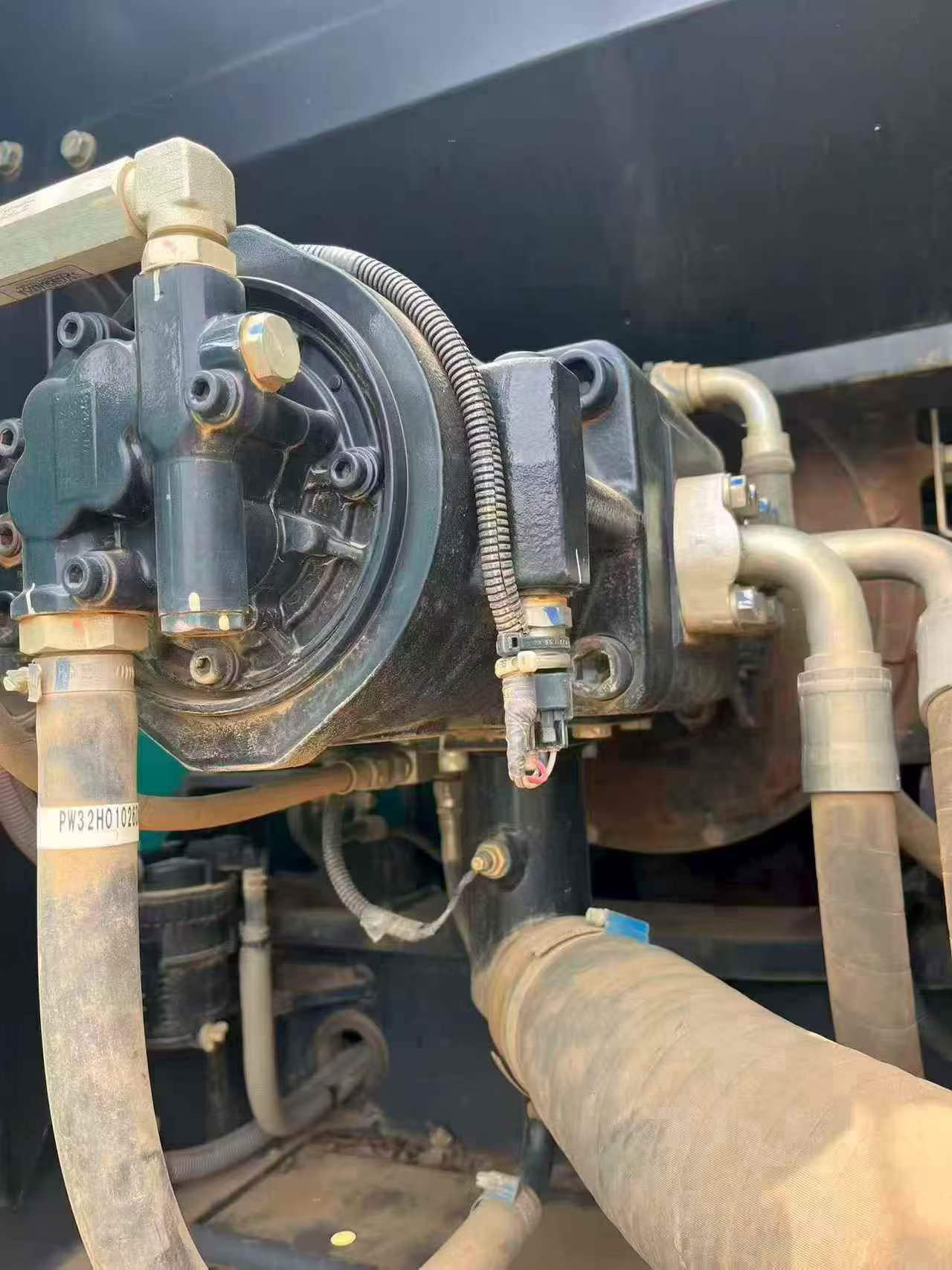 شراء حفارة Kobelco SK210-6 مستعملة / 7