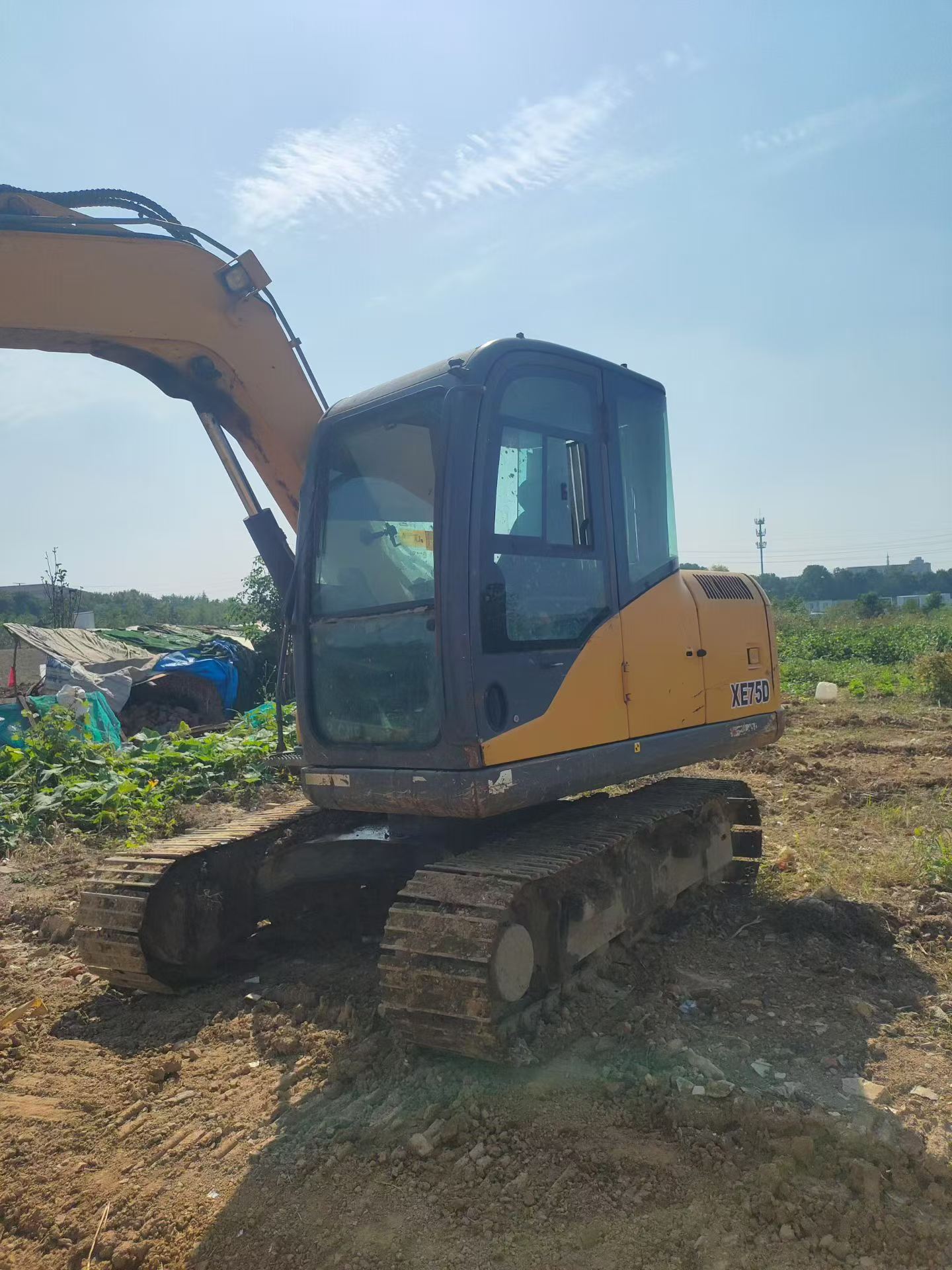 Buy XCMG XE75C Used Excavator / 4