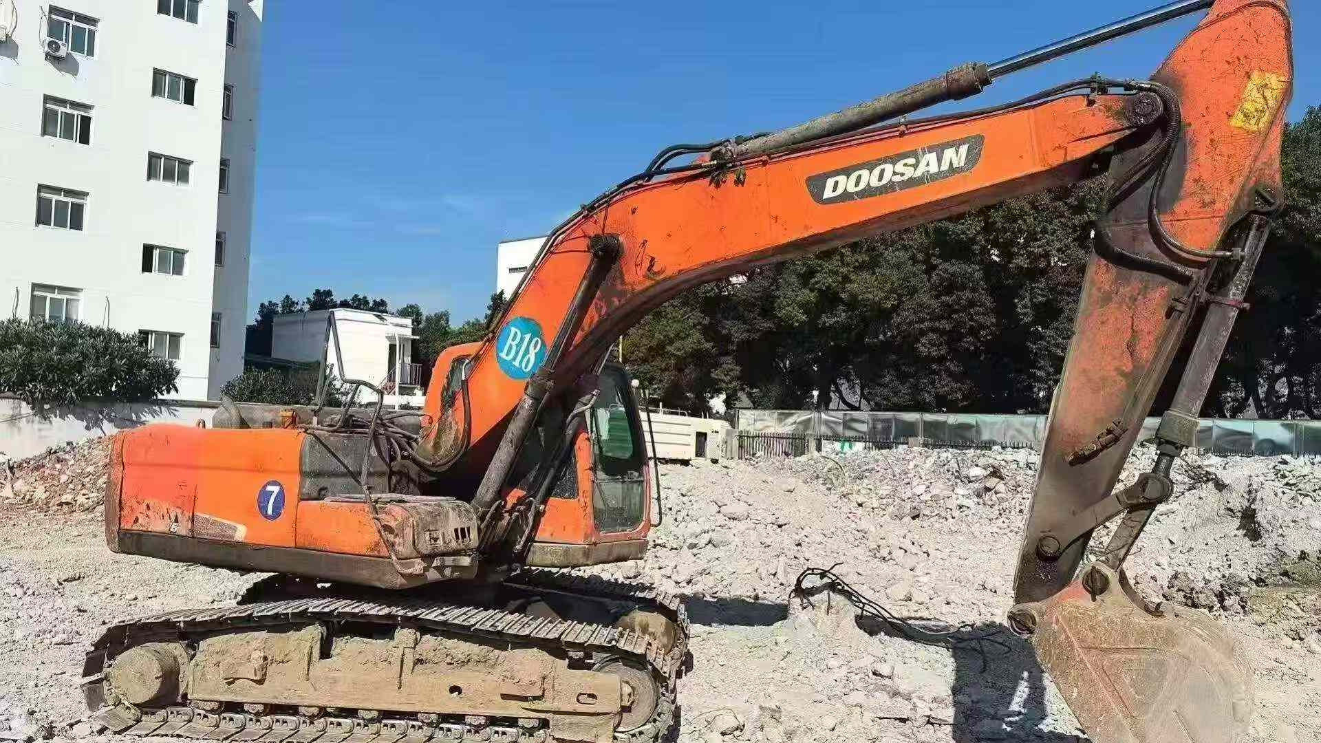 Buy Doosan DH215-7 Used Excavator / 1