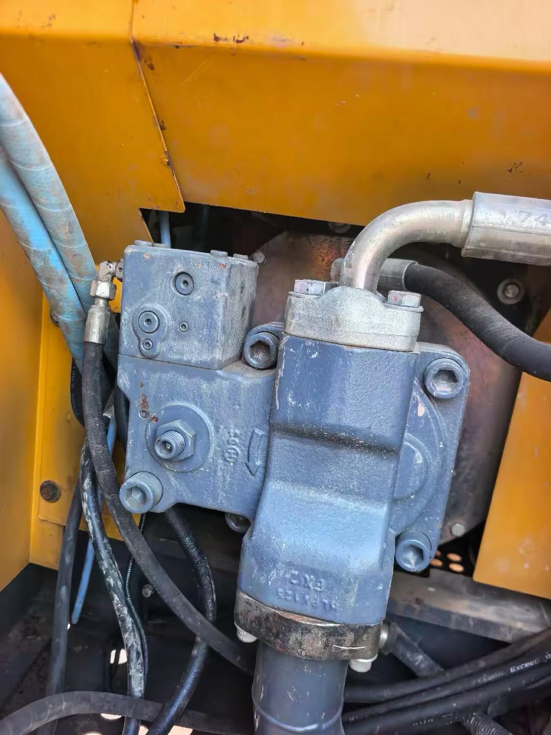 Buy XCMG XE135B Used Excavator / 8