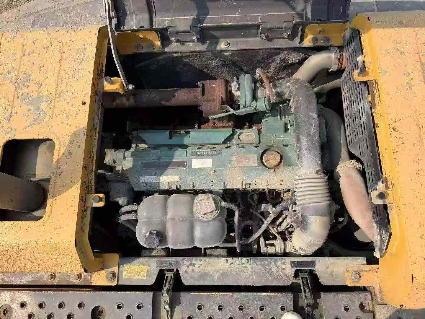 Buy Volvo L220E Used Excavator / 3 Buy Volvo L220E Used Excavator / 3