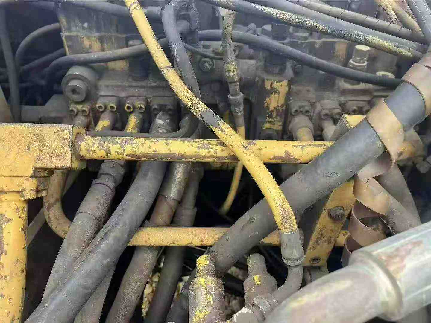 Buy Caterpillar 320V2 Used Excavator / 4