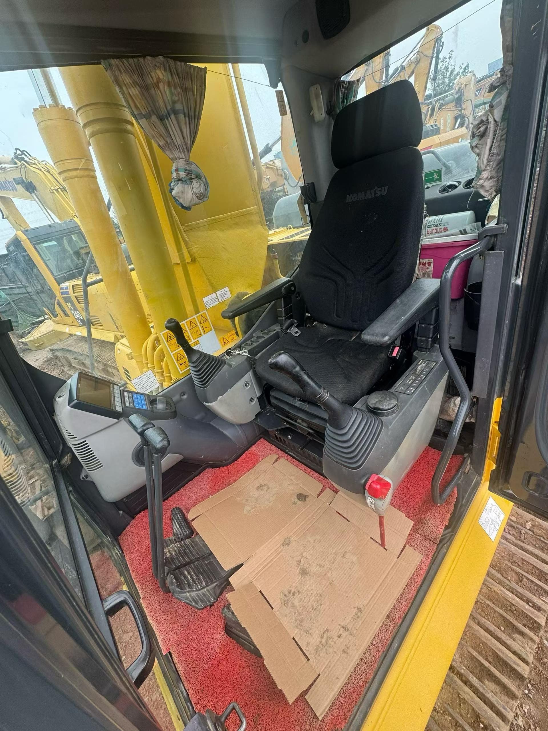 شراء حفارة Komatsu PC240-6 مستعملة / 5