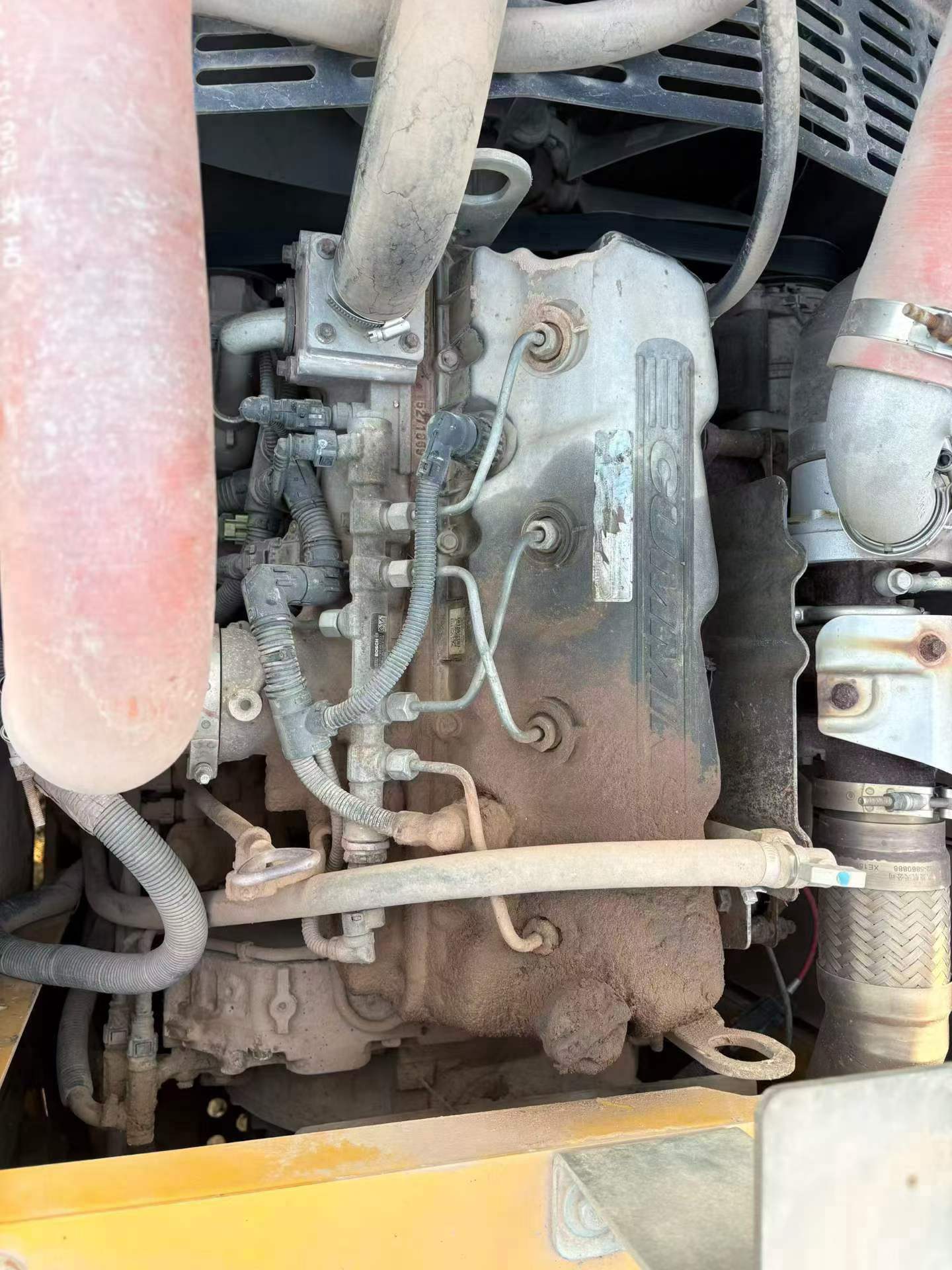 شراء حفارة XCMG XE135D مستعملة / 4