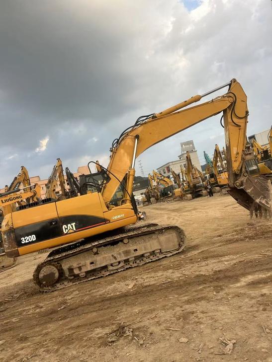 Buy Caterpillar 320D Used Excavator / 1