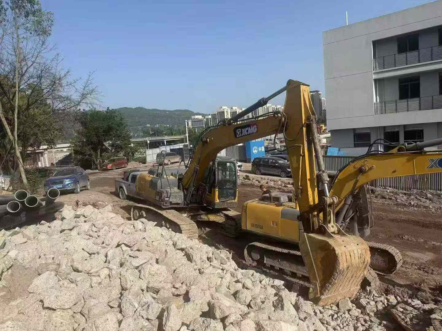 Buy XCMG XE200 Used Excavator / 3