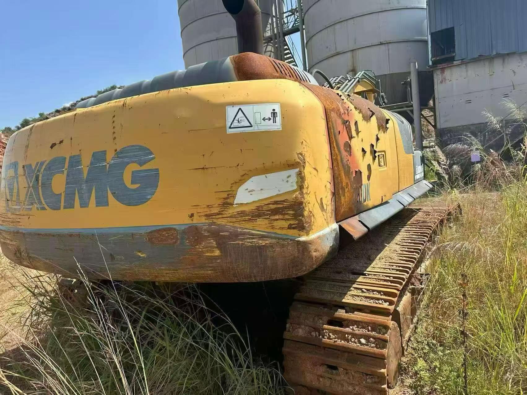 Buy XCMG XE270DK Used Excavator / 7
