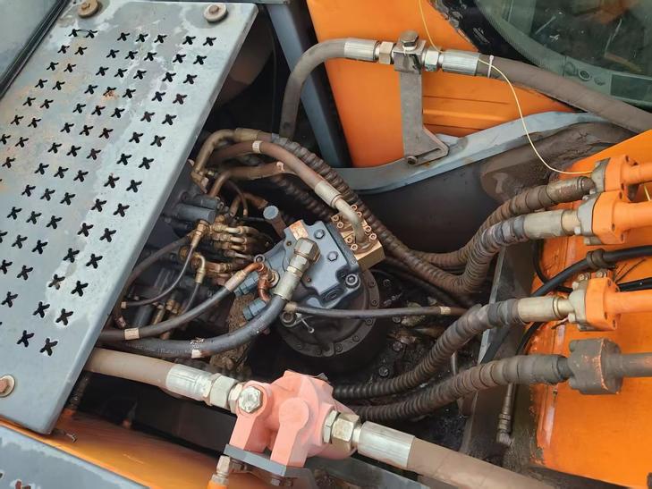 Buy Doosan DH220-3 Used Excavator / 1