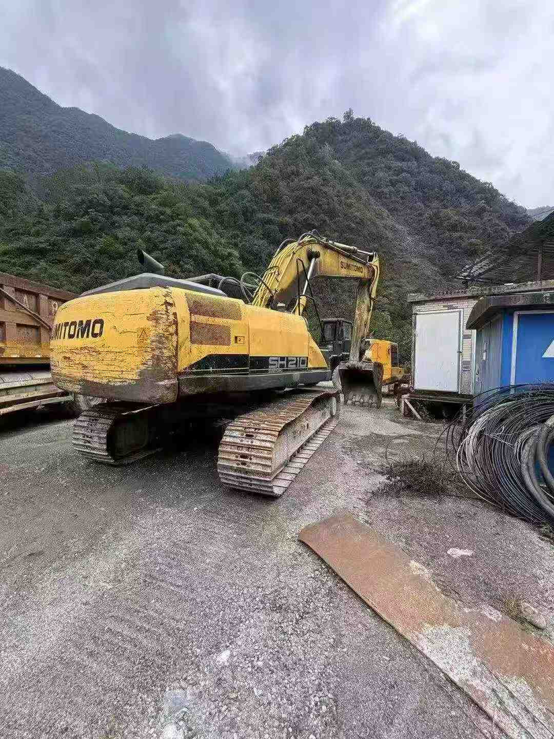 Buy Sumitomo SH210-5 Used Excavator / 4 Buy Sumitomo SH210-5 Used Excavator / 4
