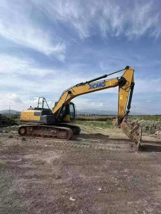 Buy XCMG XE200 Used Excavator / 1
